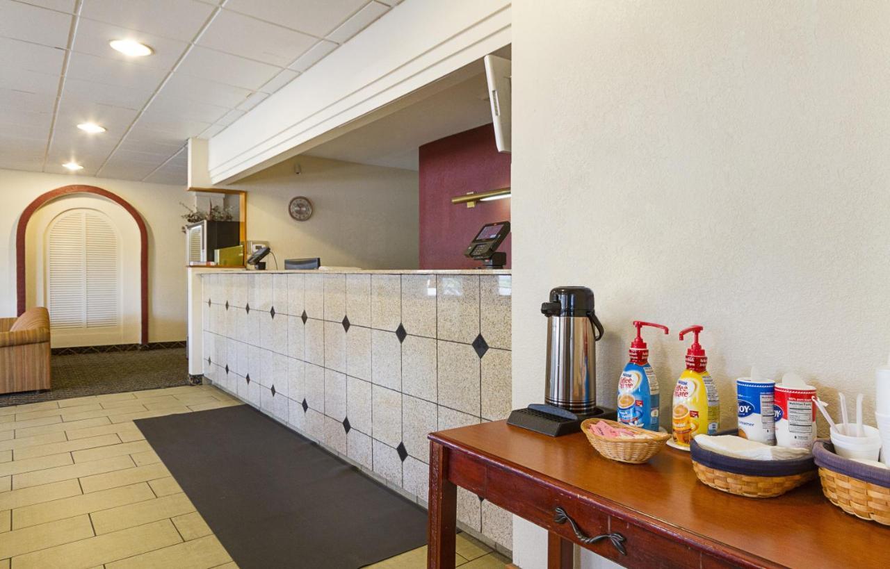 Red Roof Inn Montgomery - Midtown Екстериор снимка
