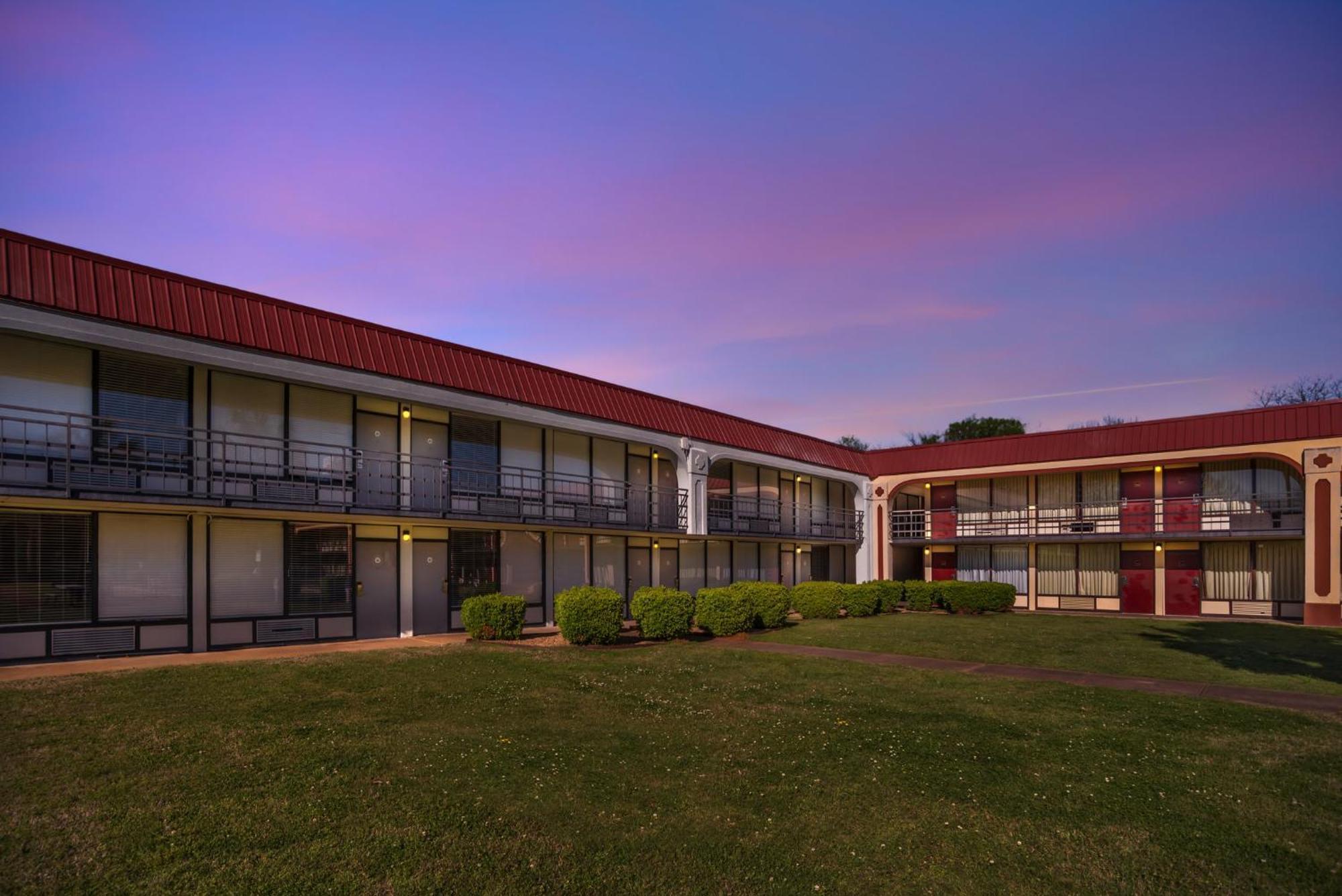 Red Roof Inn Montgomery - Midtown Екстериор снимка