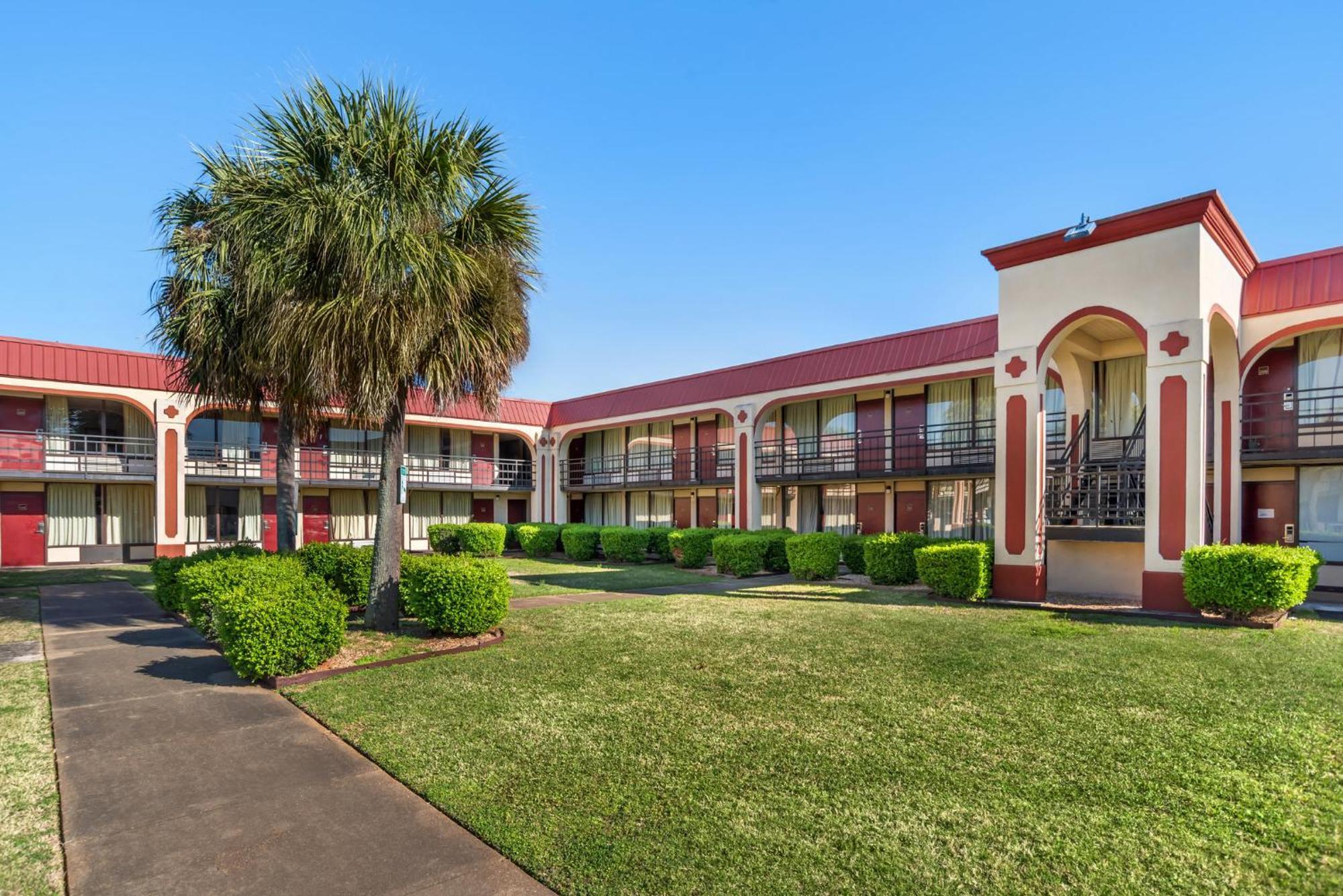 Red Roof Inn Montgomery - Midtown Екстериор снимка