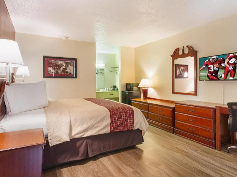Red Roof Inn Montgomery - Midtown Екстериор снимка